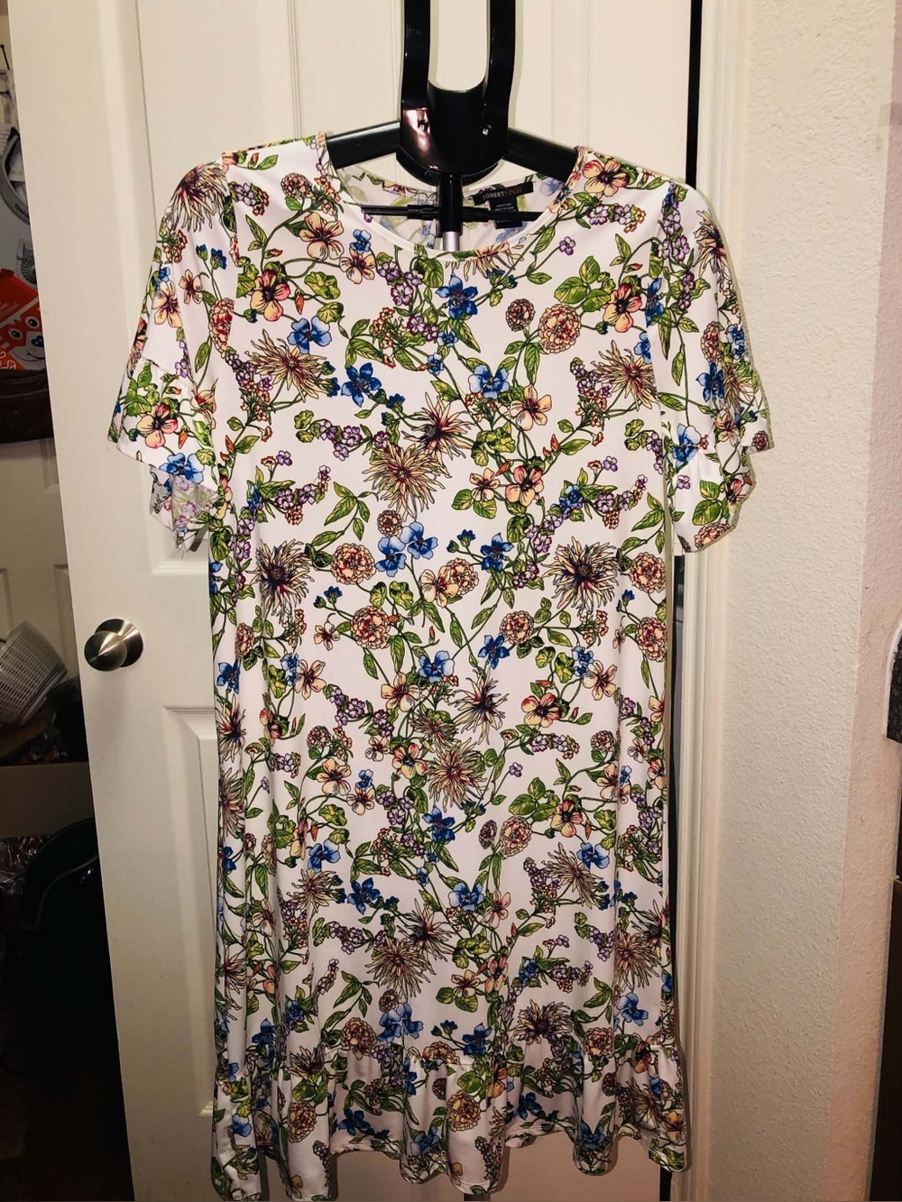 Robert Louis White Floral Short-Sleeve Shift Dress